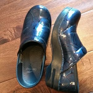 Dansko 38 clog